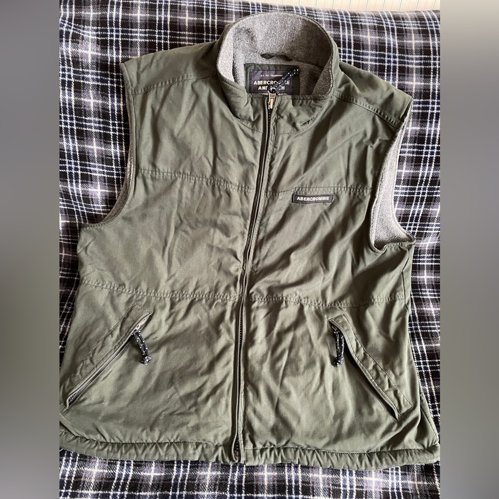 Abercrombie and Fitch men’s winter vest size XL
